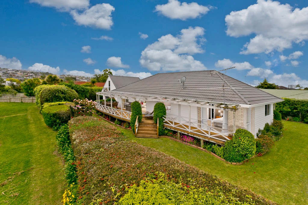 5 Barton Place, Orewa, Rodney