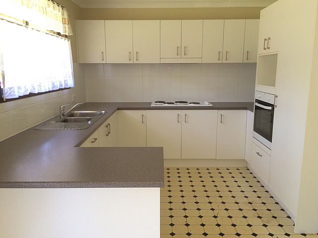 18 Cotlew Street, Southport, QLD 4215