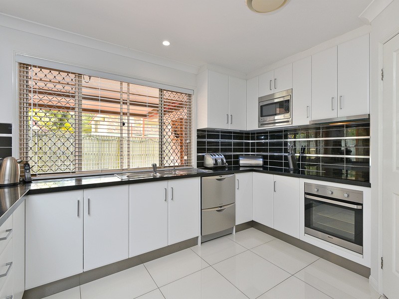 8 Glenside Place, Bridgeman Downs, QLD 4035
