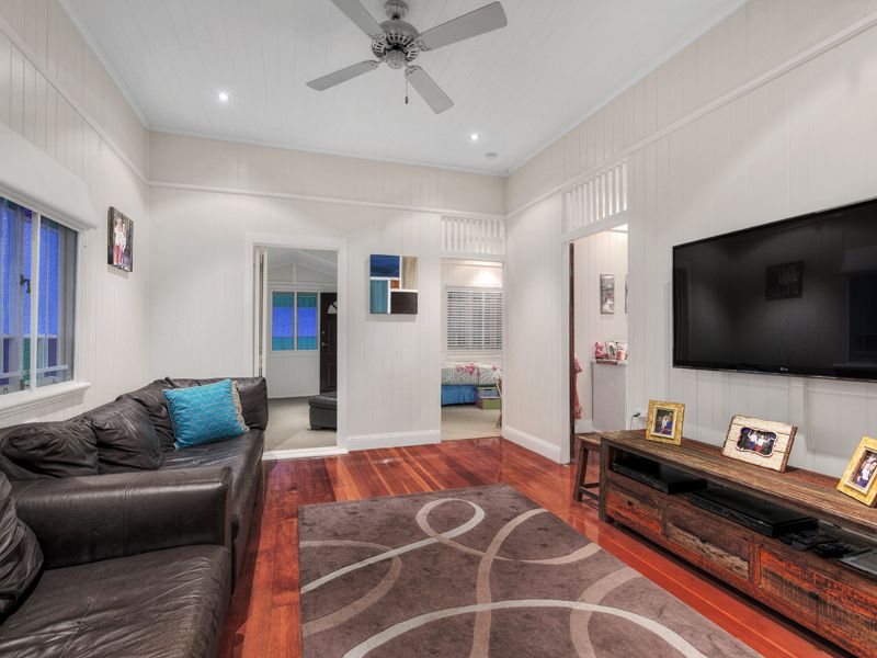17 Burke Street, Coorparoo, QLD 4151