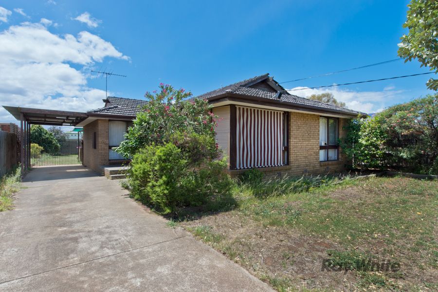 69 Hume Avenue, Melton South VIC 3338