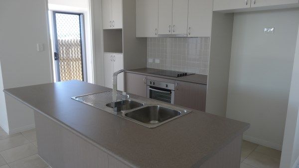 3 Marble Street, MOUNT LOUISA, QLD 4814