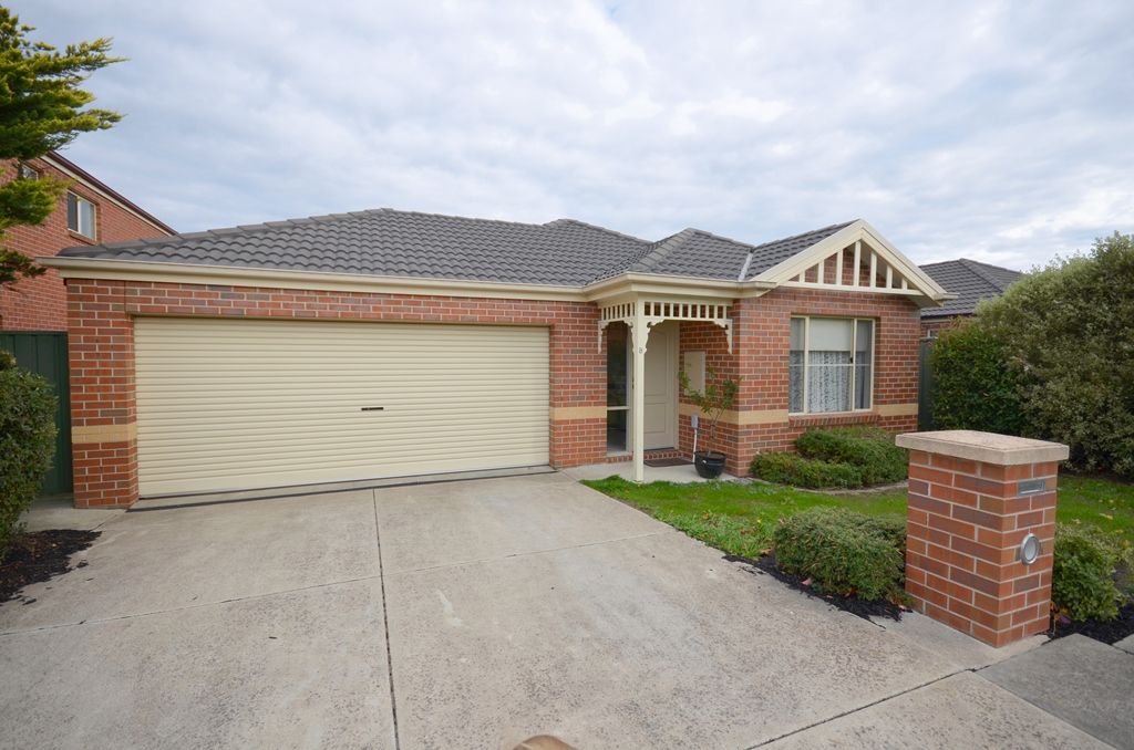 8 Taunton Place, LAKE GARDENS, VIC 3355