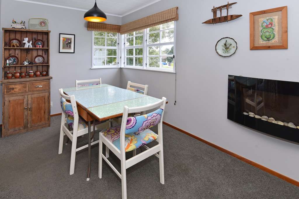 124 Hillcrest Road photo 4