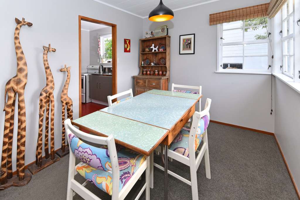 124 Hillcrest Road photo 5