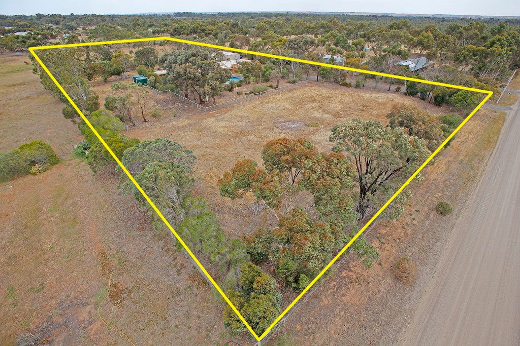 190 Plains Road, Lara, VIC 3212