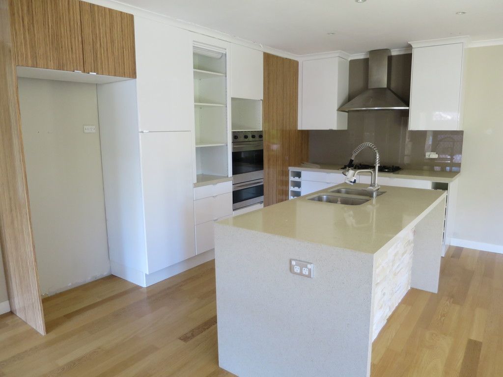 2 Edgewood Court, Wantirna South, VIC 3152