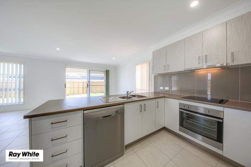 8 Mowbullan Street, Redbank Plains, QLD 4301