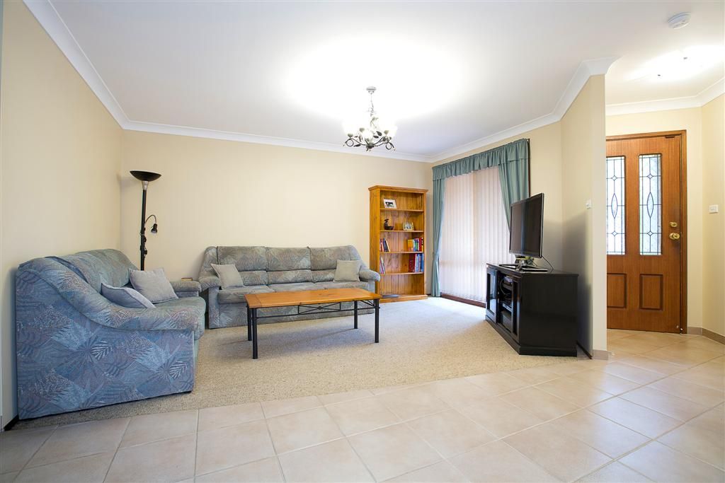 10 Honeysuckle Avenue, Glenmore Park, NSW 2745