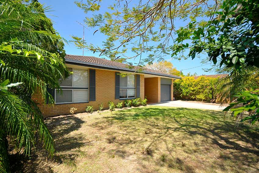63 Alec Avenue, Mermaid Waters QLD 4218