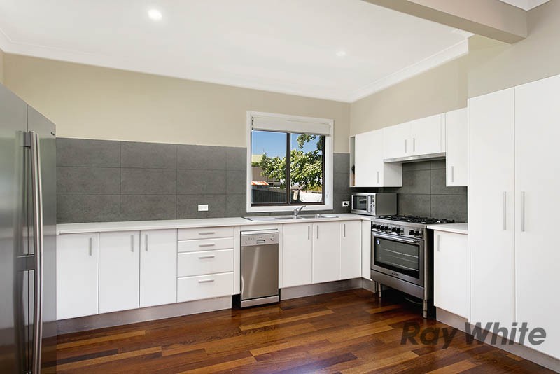 99 Albert Street, Unanderra, NSW 2526