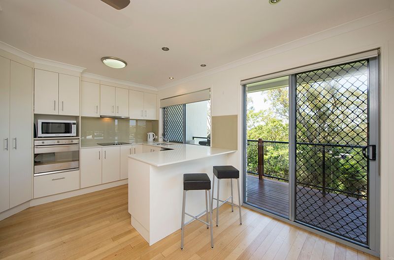 2/18 Cockatoo Drive, NEW AUCKLAND, QLD 4680