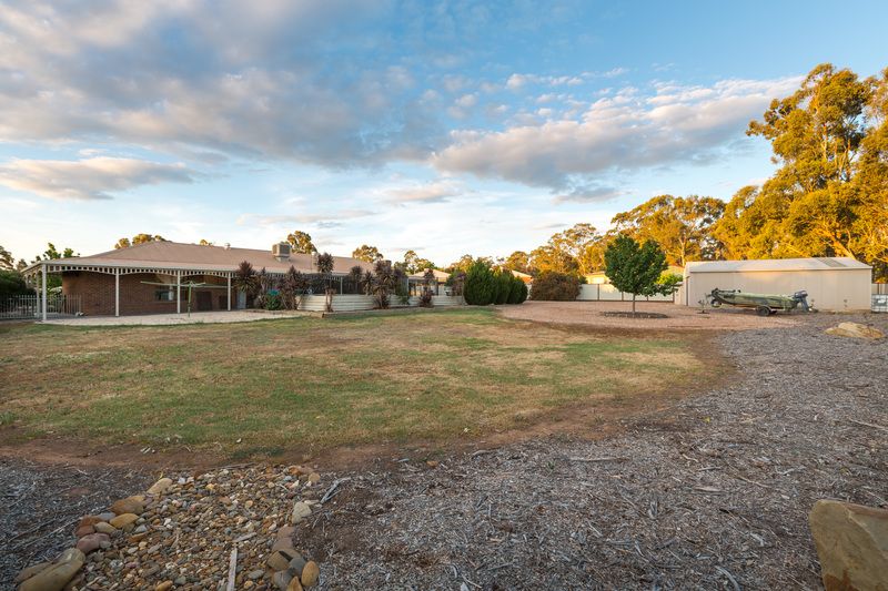 12 Melita Court, Ascot, VIC 3551