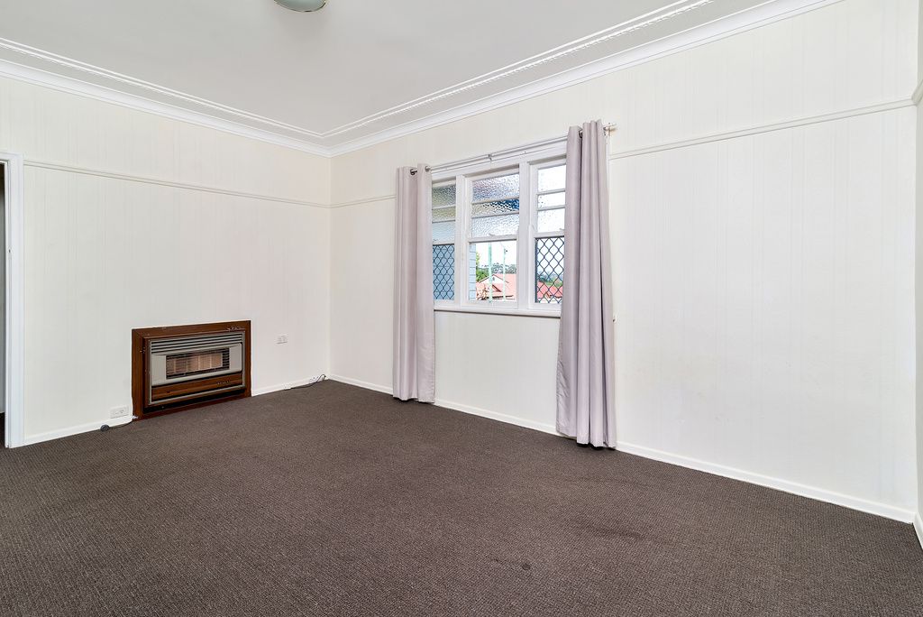 6 High Street, RANGEVILLE, QLD 4350