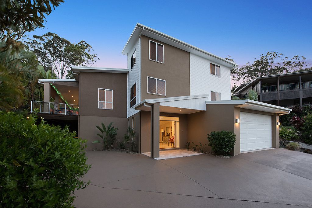 9 Hillside Court, Little Mountain QLD 4551