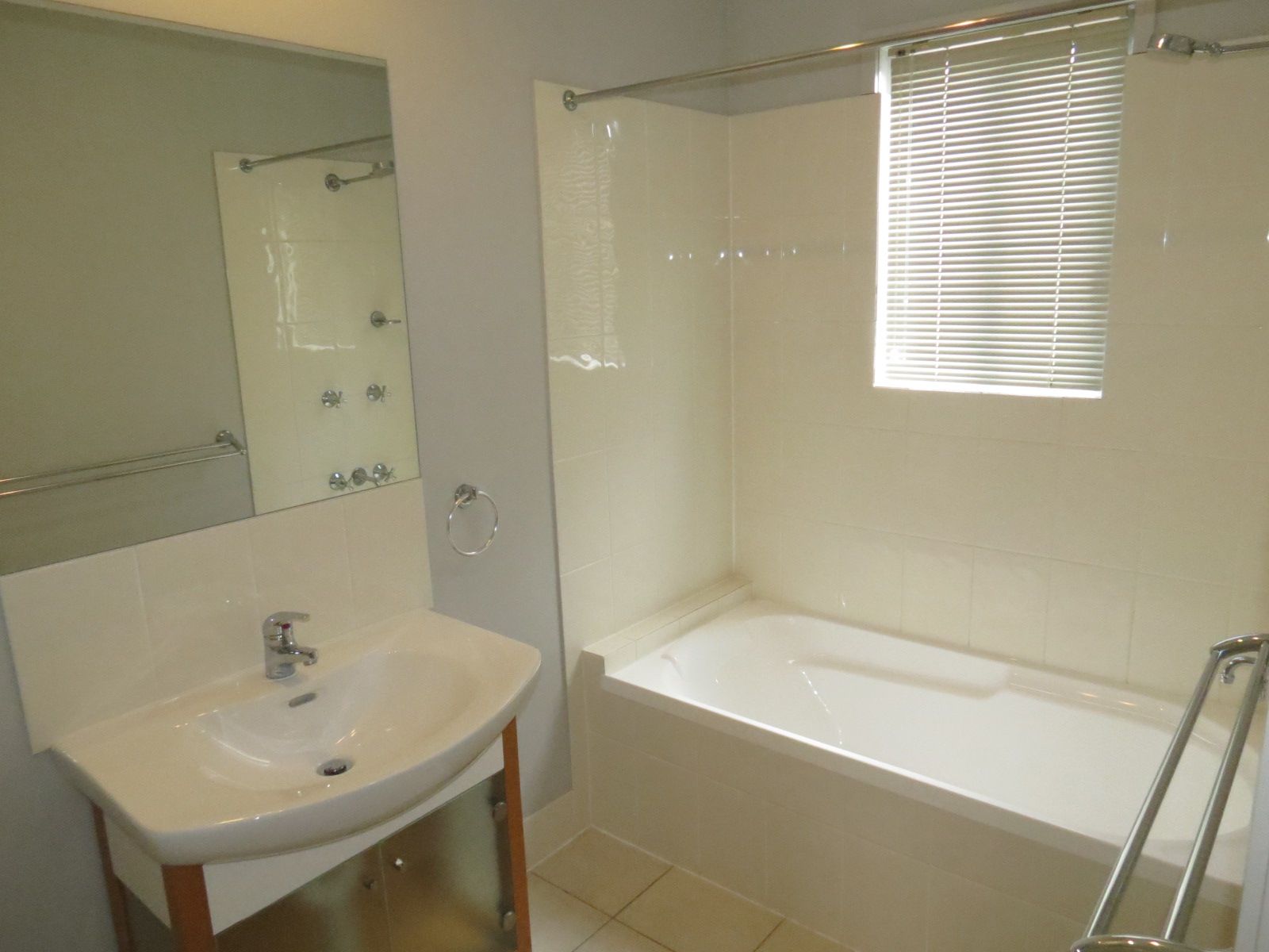 16A Mayfair Drive, Emerald, QLD 4720