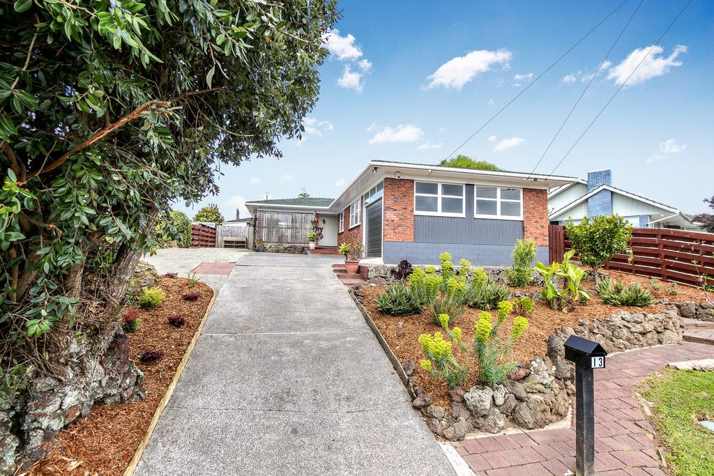 13 Angelo Avenue, Howick, Manukau City