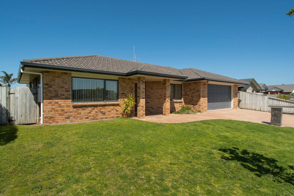 21 Golden Sands Drive, Papamoa, Tauranga City