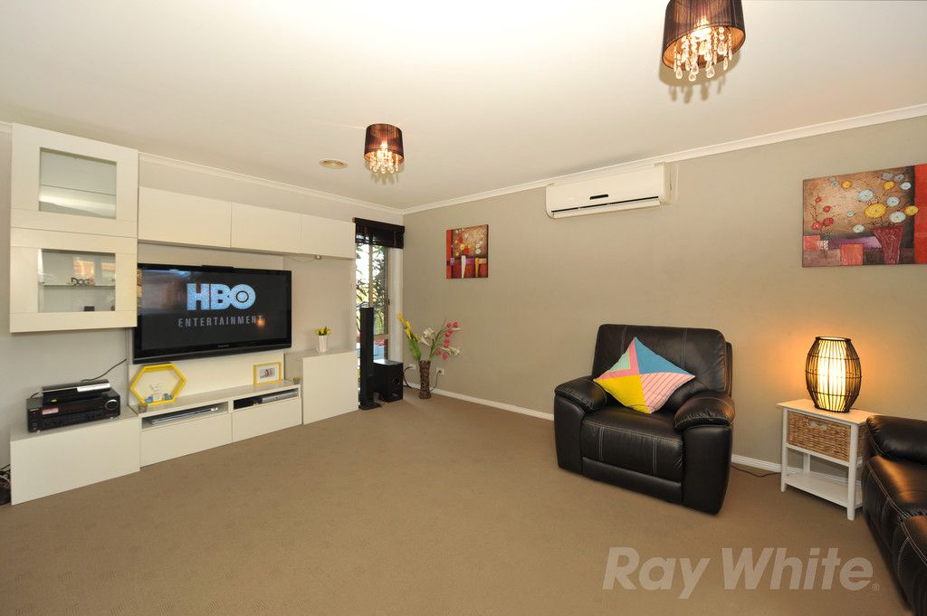 18 Tuscany Rise, Pakenham, VIC 3810