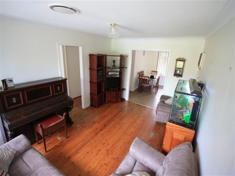 4 Hastings Place, Campbelltown, NSW 2560