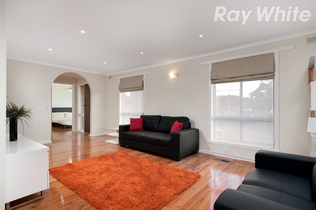 4 Devitt Court, Mill Park VIC 3082