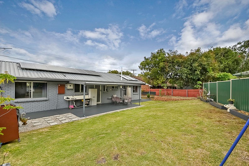 4 Chatswood Road, Springwood, QLD 4127