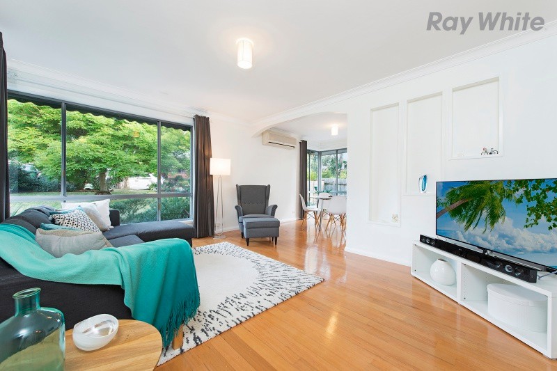 3 Boronia Avenue, Croydon South, VIC 3136