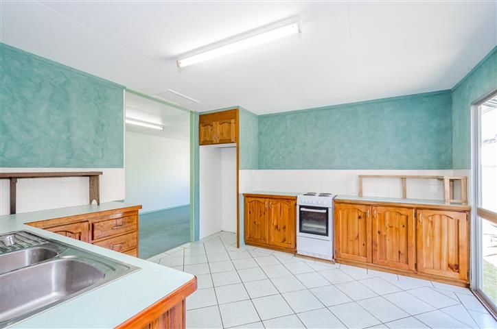 12 Paterson Street, West Gladstone, QLD 4680