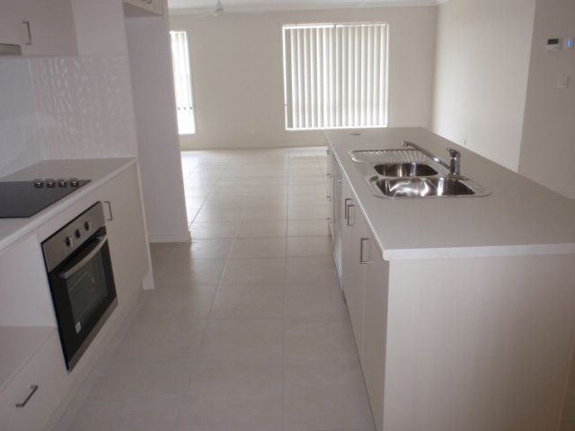 12 Ivers Place, Emerald, QLD 4720
