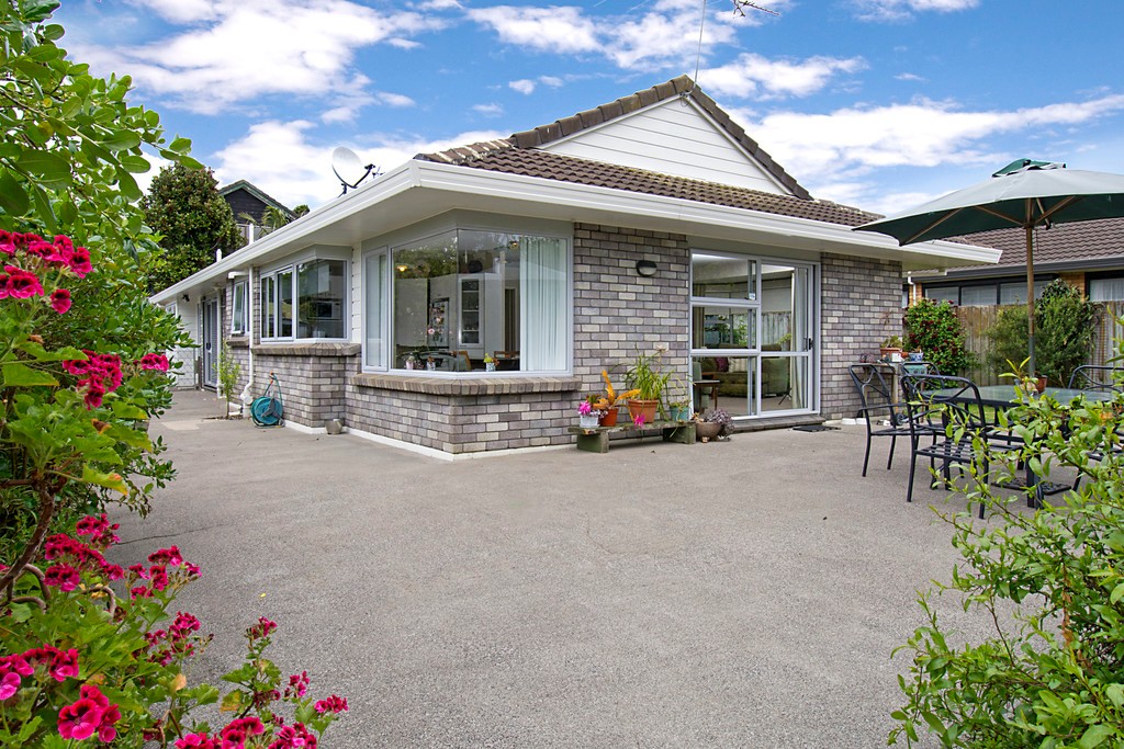 2/88 Simmental Crescent, Somerville, Manukau City