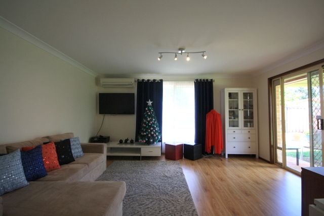 4B Johns Avenue, Macquarie Fields, NSW 2564