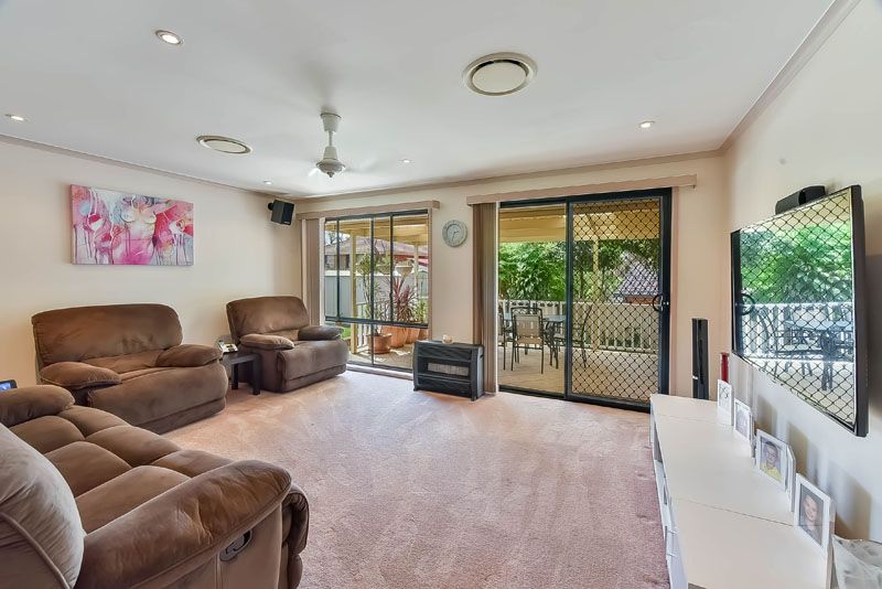 12 Roderigo Close, Rosemeadow, NSW 2560