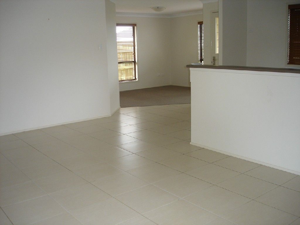 Unit 1/3 Nabiac Close, KEARNEYS SPRING, QLD 4350