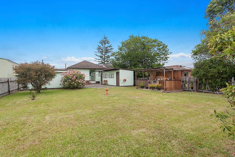 4 Storey Street, Oak Flats, NSW 2529