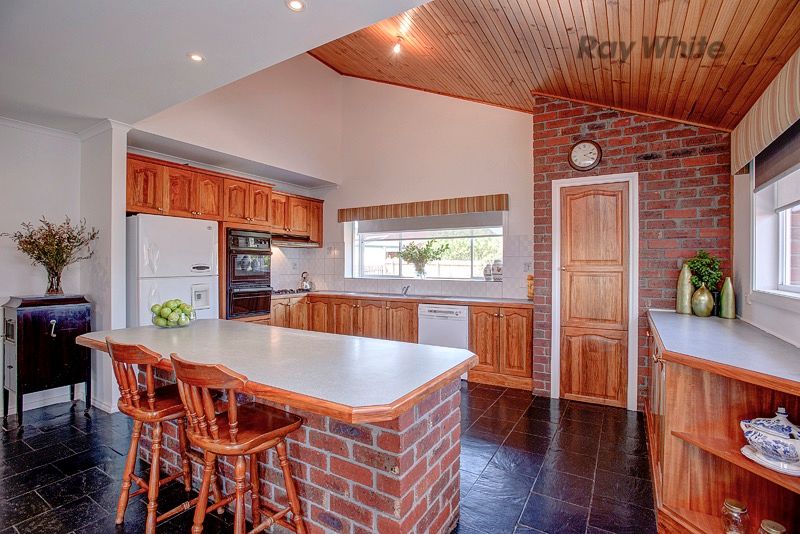 1 Lexon Way, Taylors Lakes, VIC 3038