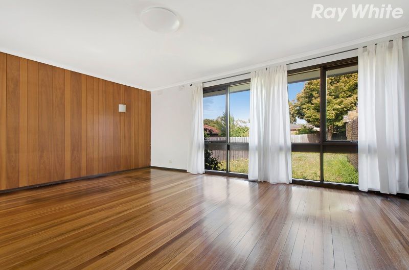5 SELBOURNE Close, Wantirna, VIC 3152