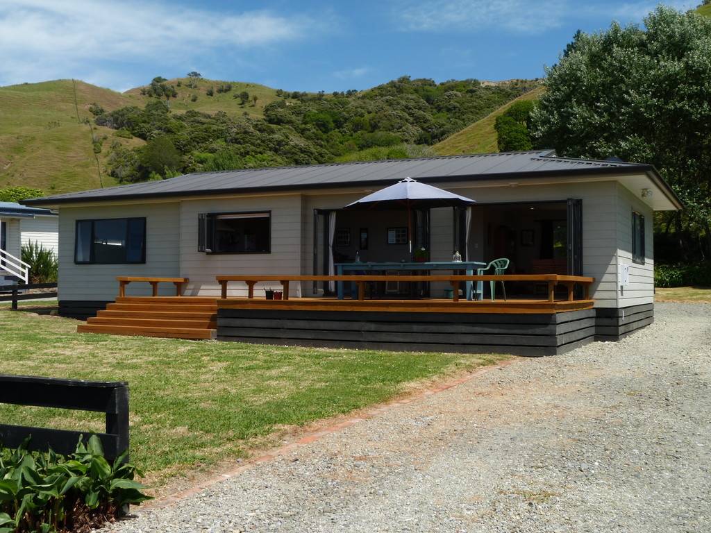 83 Beach Road, Tokomaru Bay, Gisborne District Real Estate Ray