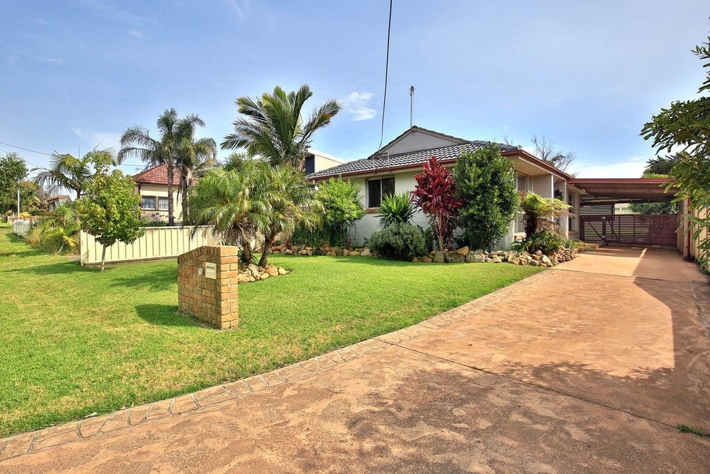 8 Riga Avenue, Greenacre NSW 2190