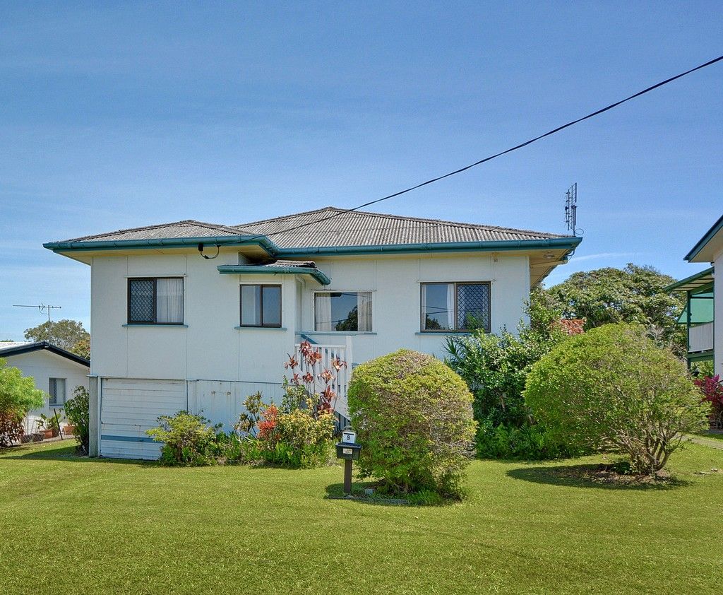 9 Orama Avenue, Caloundra QLD 4551