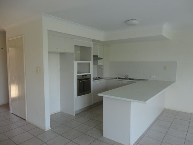 4/4 Lowood Court, Varsity Lakes, QLD 4227