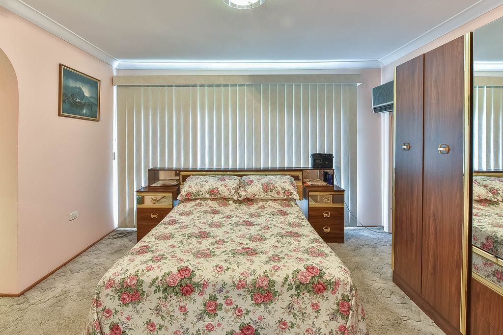 5 Abadal Place, Ingleburn, NSW 2565