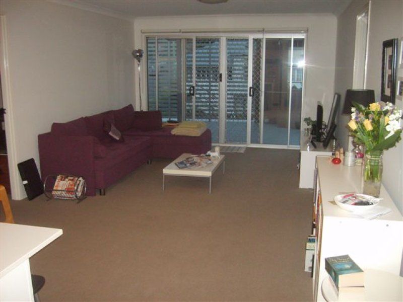 2/208-216 Riding Road, Balmoral, QLD 4171