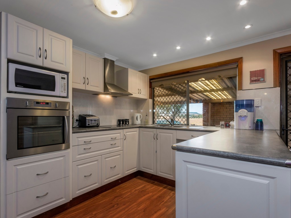 1824 Chapman Valley Road, Narra Tarra, WA 6532