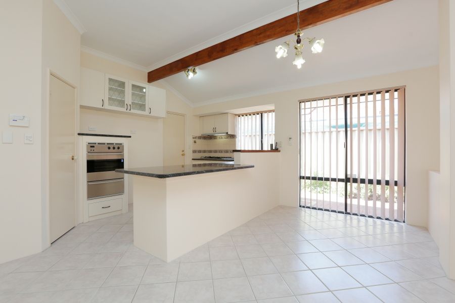 7 Cueesun Court, Redcliffe, WA 6104