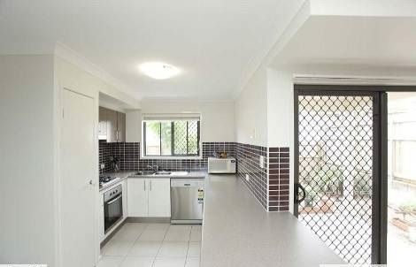 3/8 Charnwood Street, Sunnybank Hills, QLD 4109