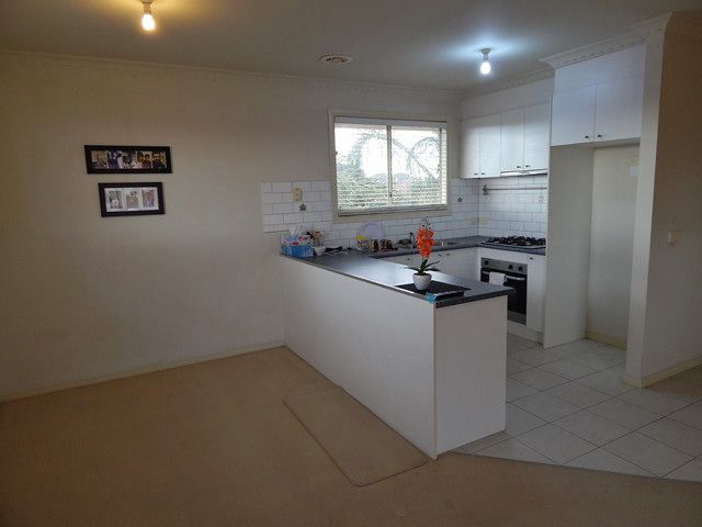 32 Elinda Place, Reservoir, VIC 3073