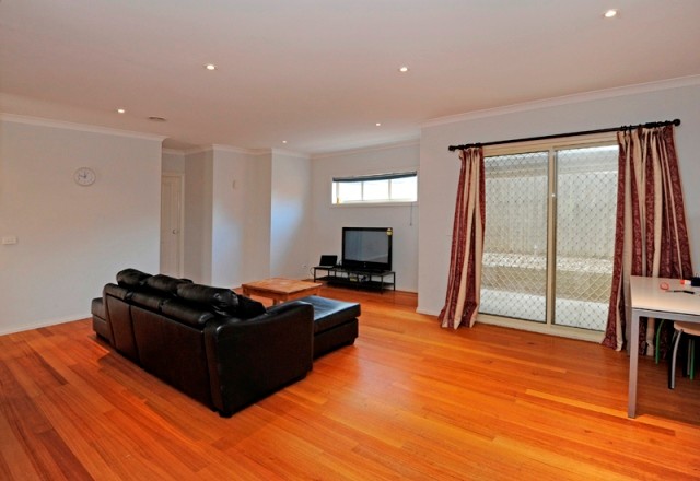 2/43 Pickett Sreet, Reservoir, VIC 3073