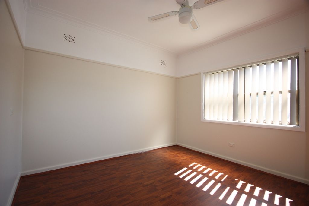 3 Alam Place, Campbelltown, NSW 2560