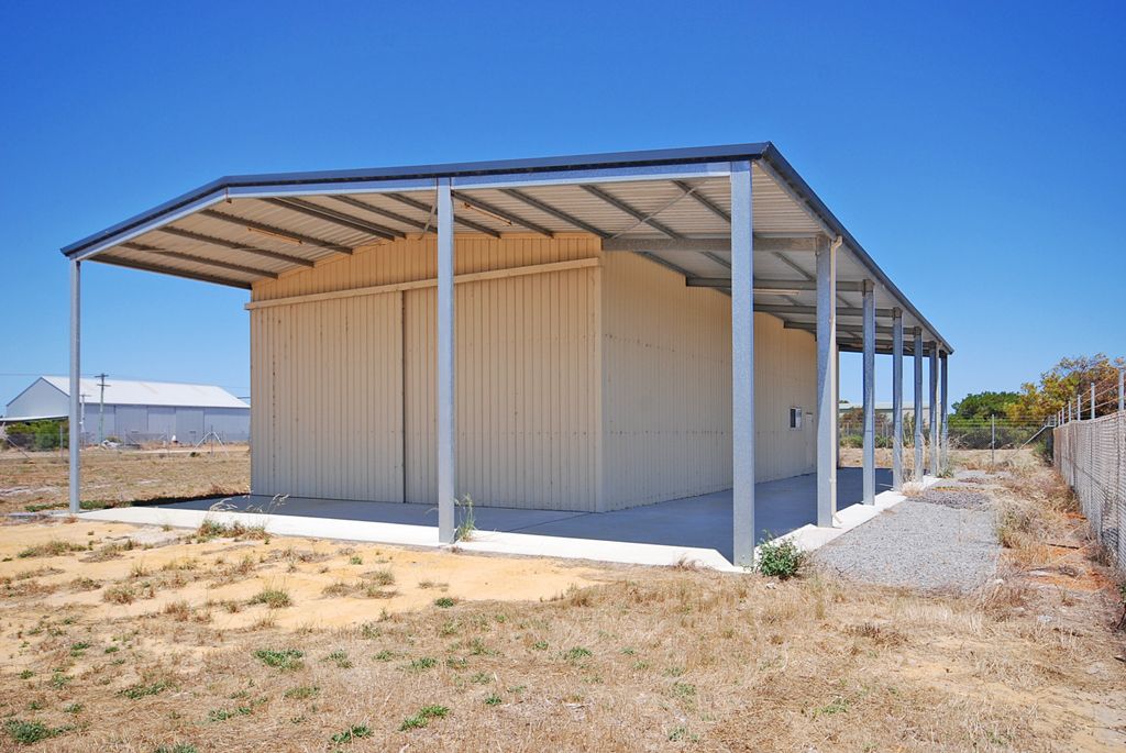 25 Lake Street, Leeman, WA 6514