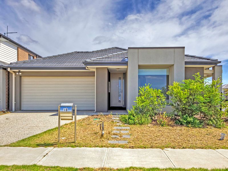 19 Freya Drive, Williams Landing VIC 3027